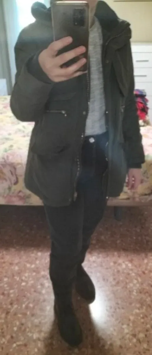 Chaqueta impermeable verde militar