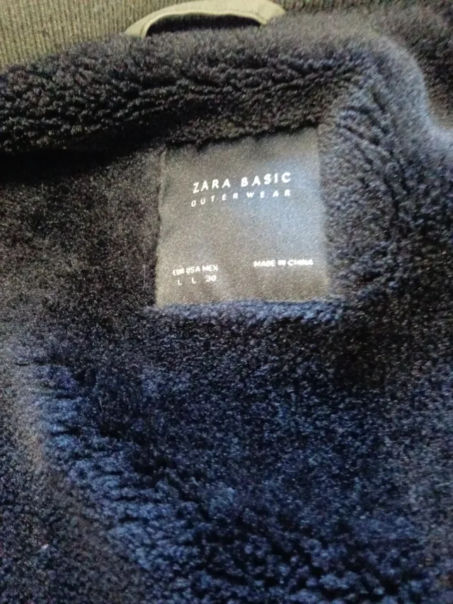 Chaqueta impermeable verde militar