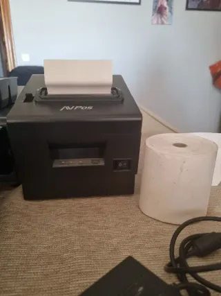 Caja Registradora completa, con su cableado y TPV