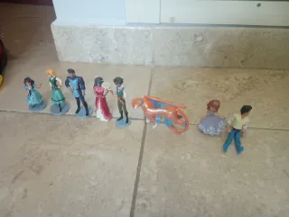Bambole Disney in miniatura e altro