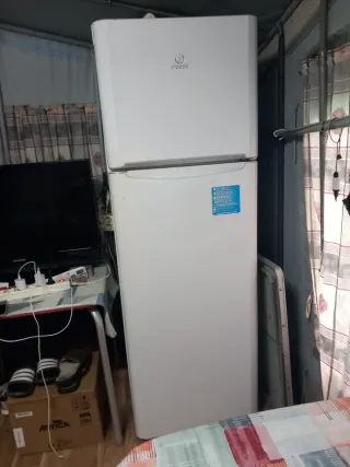 Nevera Indesit 143cm 206L Blanca