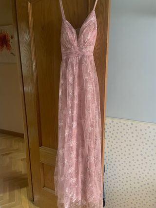 Vestido rosa largo sin estrenar. 
