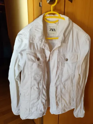 Cazadora vaquera blanca Zara