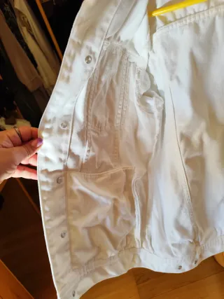 Cazadora vaquera blanca Zara