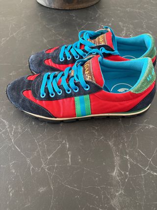 Zapatillas Ganso Rojas y Azul Marino