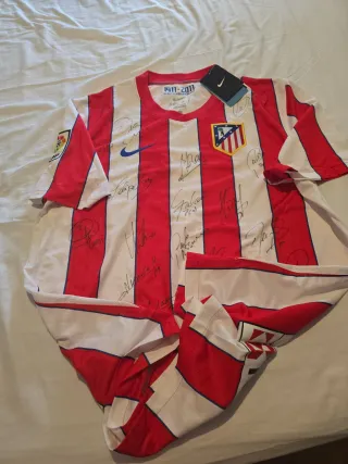 Camiseta Atlético de Madrid Firmada 1911-2011