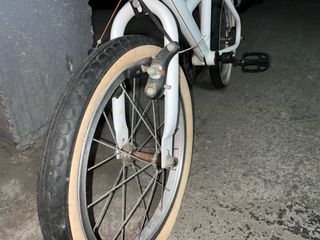 Bicicleta infantil niño o niña con casco rosa 