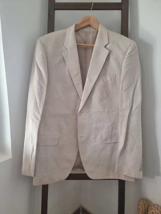 Traje de lino beige