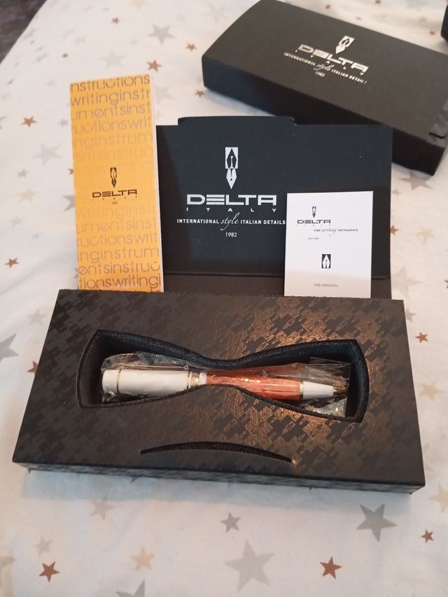 Bolígrafo Delta Italia