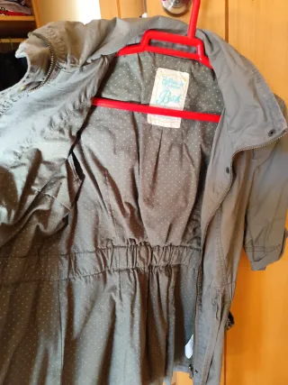 Parka Bershka entretiempo verde militar