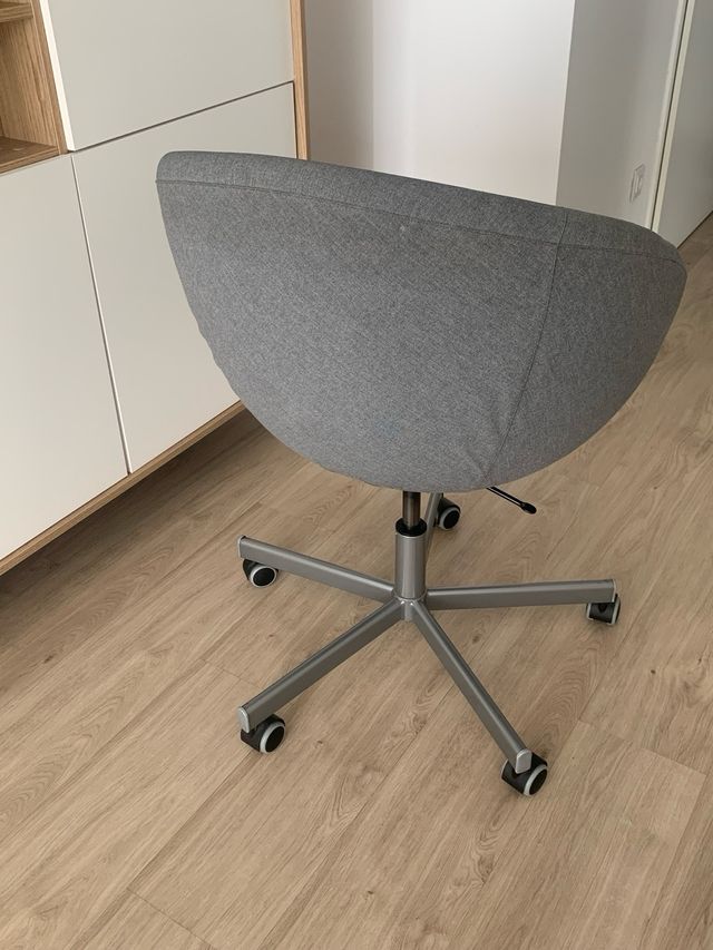 Silla giratoria Ikea tela gris