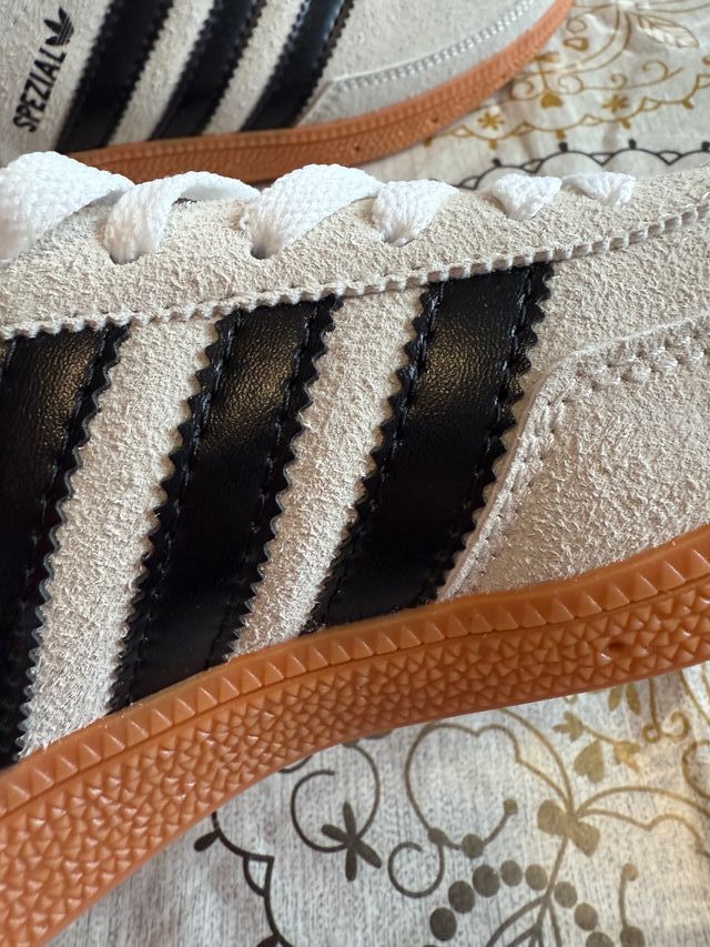 Adidas Spezial Beige/Negro