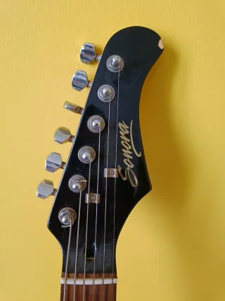 Guitarra Eléctrica Sonora