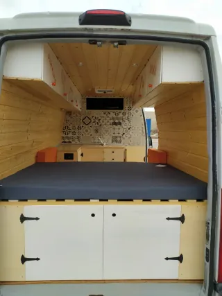 Furgoneta camper Iveco Daily 2013 305.000 kms