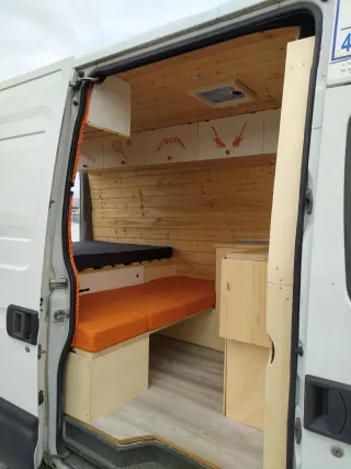 Furgoneta camper Iveco Daily 2013 305.000 kms