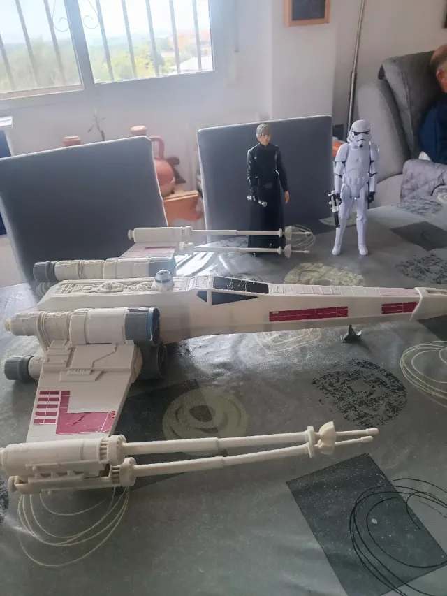 Lote Star Wars 1 nave + 2 figuras
