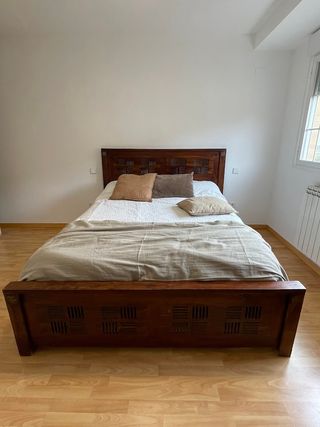 Cama de madera maciza