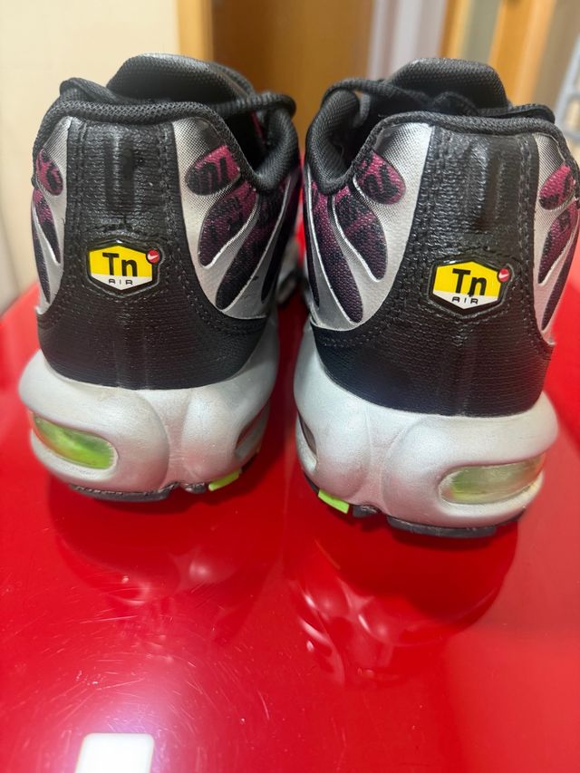 Scarpe Nike TN Air rosa e nere