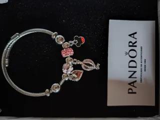 Pulsera Pandora con caja