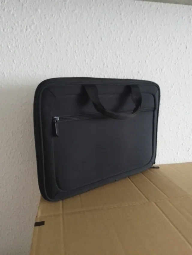 Maletín portátil pequeño negro