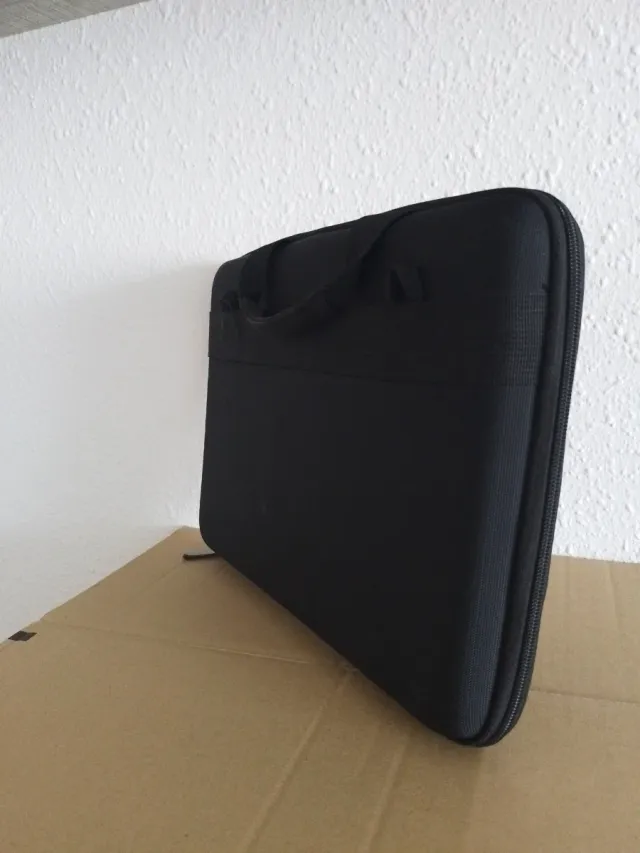 Maletín portátil pequeño negro