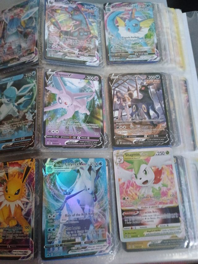 Cartas Pokémon VMAX 
Y cartas variadas