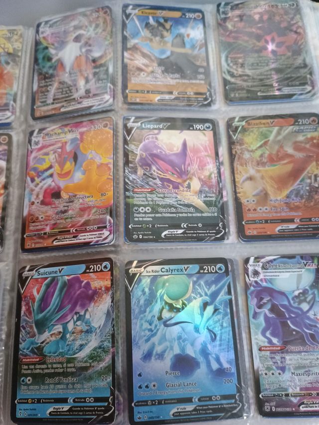 Cartas Pokémon VMAX 
Y cartas variadas