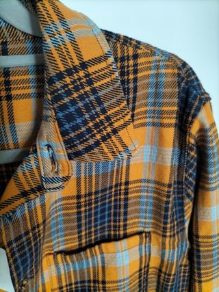 Camisa Zara cuadros Talla S
(100% algodón)