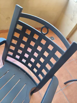 Sillas de terraza grises
