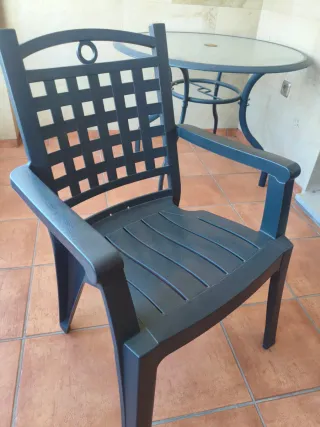 Sillas de terraza grises