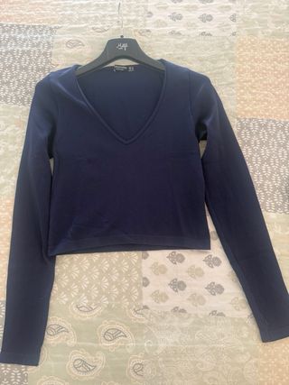 Camiseta Stradivarius cuello pico azul Talla XS