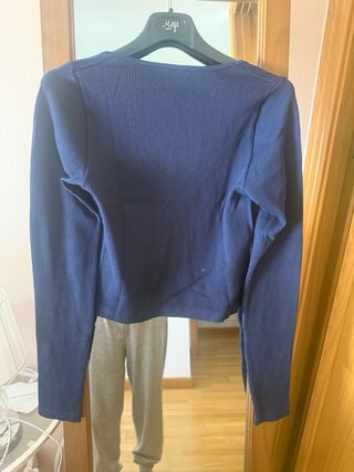 Camiseta Stradivarius cuello pico azul Talla XS