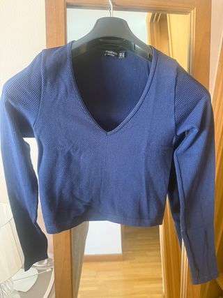 Camiseta Stradivarius cuello pico azul Talla XS