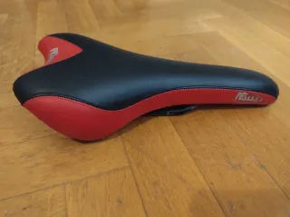 Sillín Selle Italia Negro/Rojo