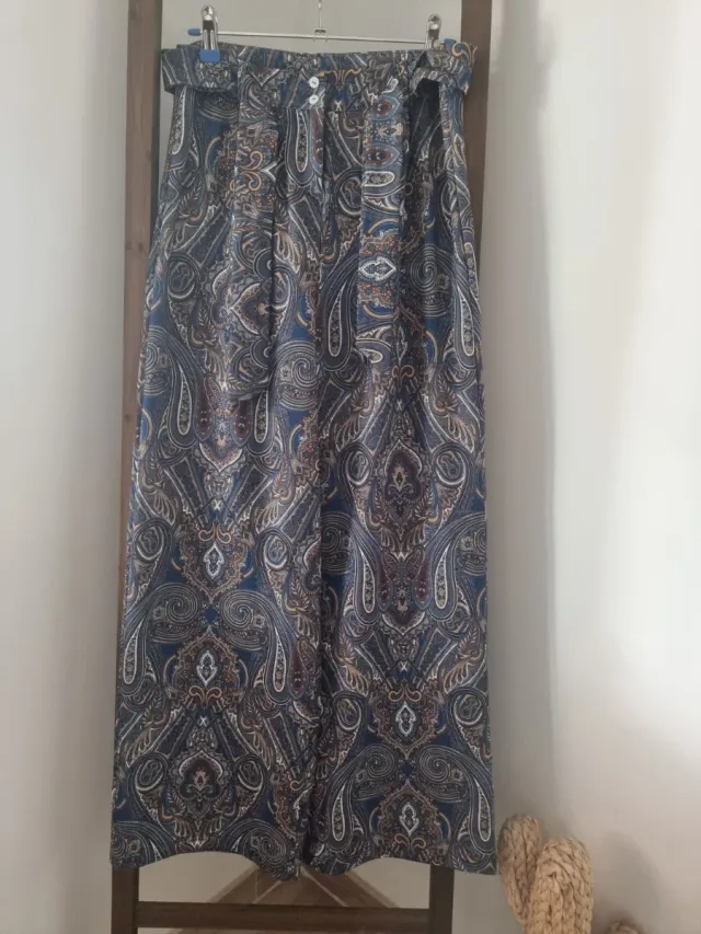 Pantalón estampado paisley
