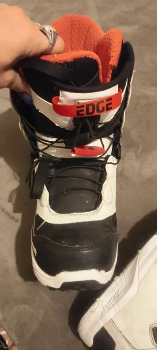 Tabla Snowboard y Botas Talla 43