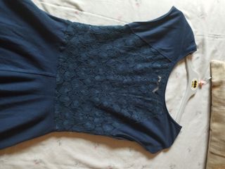 Vestido Hollister azul marino con encaje