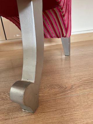 Silla/butaca de estilo en tonos rosas