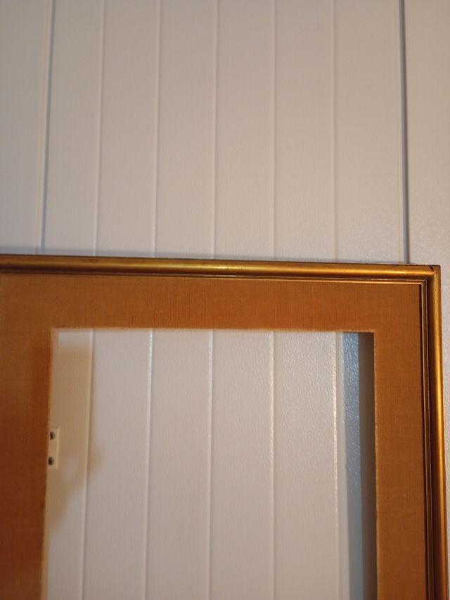 Moldura em madeira dourada para pintura 70 x 80