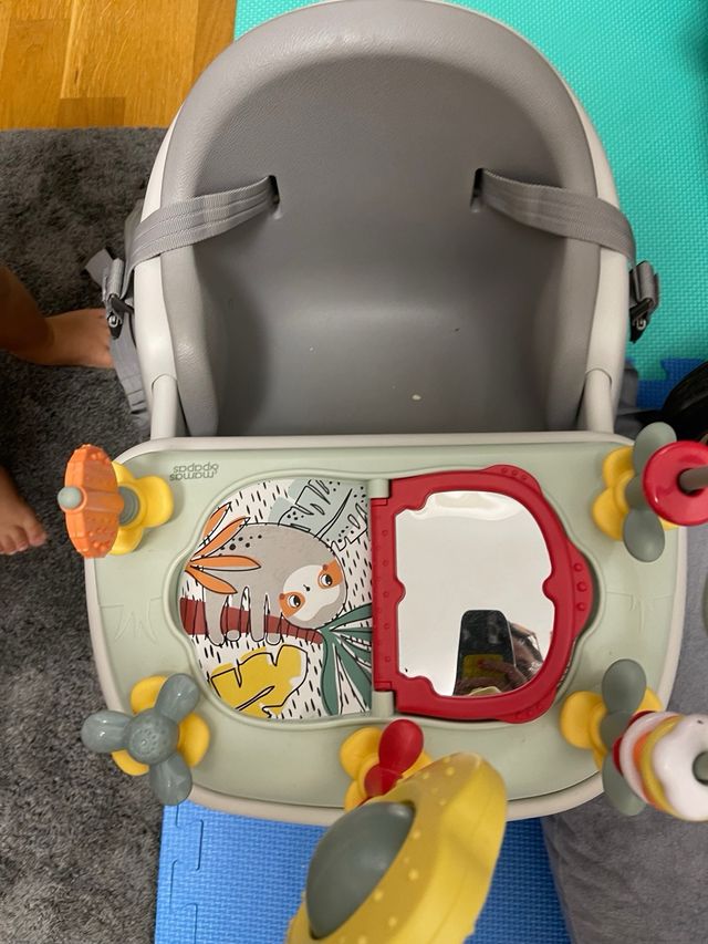 Trona de juegos para bebé