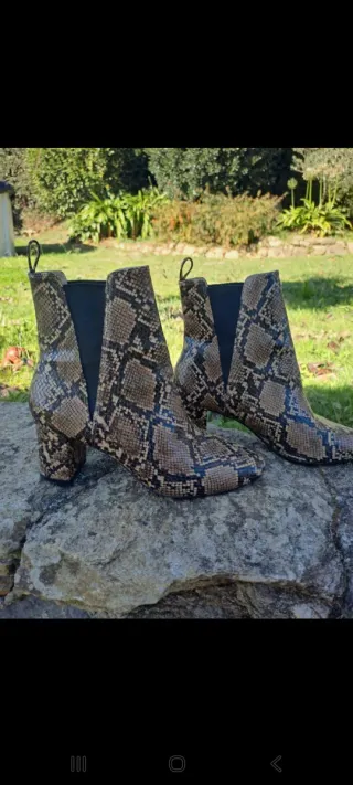 Botines H&M serpiente talla 39