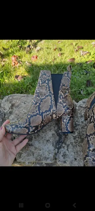 Botines H&M serpiente talla 39