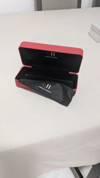 Funda Gafas Carolina Herrera Roja