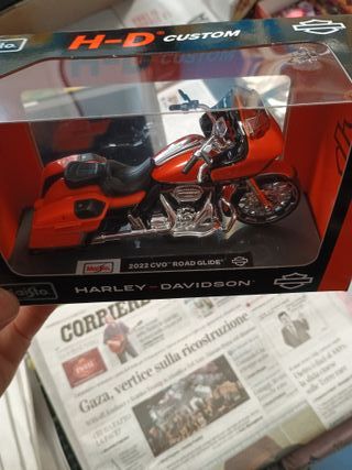Maisto Harley Davidson Custom Serie 44