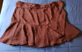 Falda pantalón burdeos lunares blancos