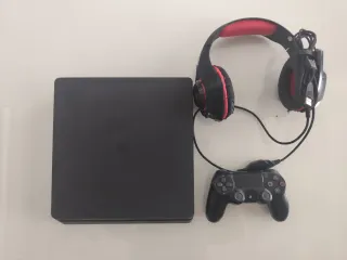 PS4 Slim 1 TB + Mando + Cascos