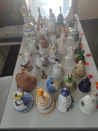 Collezione di campane decorative