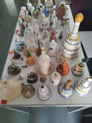 Collezione di campane decorative