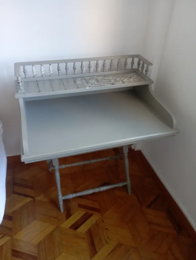 Mesa de madera estilo vintage