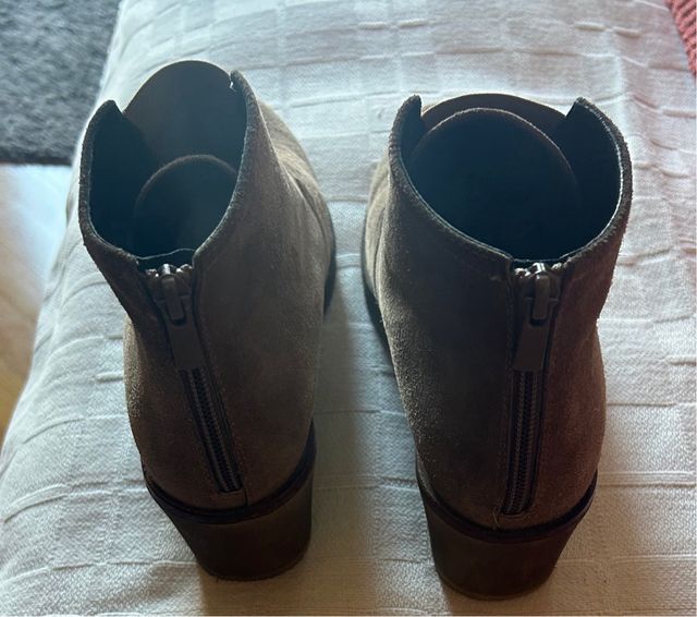 Botines serraje beige talla 39